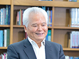 吴士存接受新华社南海专题片摄制组采访