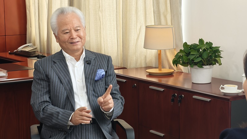 吴士存在京接受央视记者采访